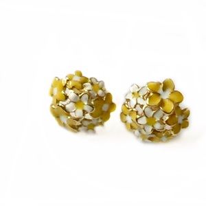 Enamel & 14k Daisy Stud Earrings FINAL ⬇️💲